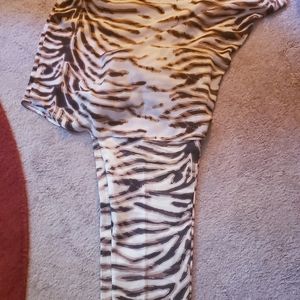 New york and Company Cropped pants.  Never worn